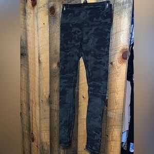 nwot lululemon camo leggings